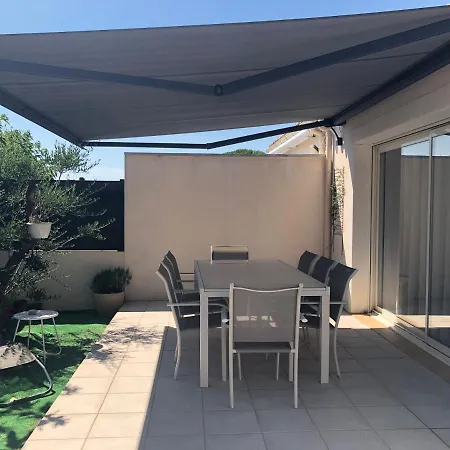Maison Individuelle A 10 Mn A Pied Du Centre