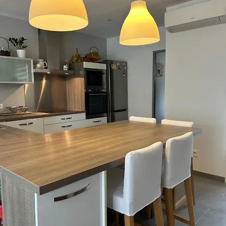 Maison Individuelle A 10 Mn A Pied Du Centre Dom wakacyjny *