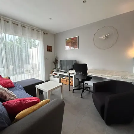 Maison Individuelle A 10 Mn A Pied Du Centre 펜션 위제