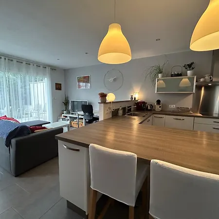 Maison Individuelle A 10 Mn A Pied Du Centre 펜션