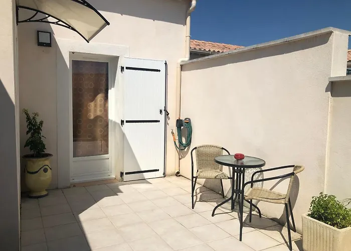 Maison Individuelle A 10 Mn A Pied Du Centre Uzès