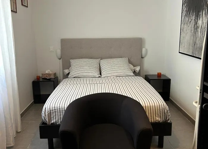 Maison Individuelle A 10 Mn A Pied Du Centre Nyaraló Uzès