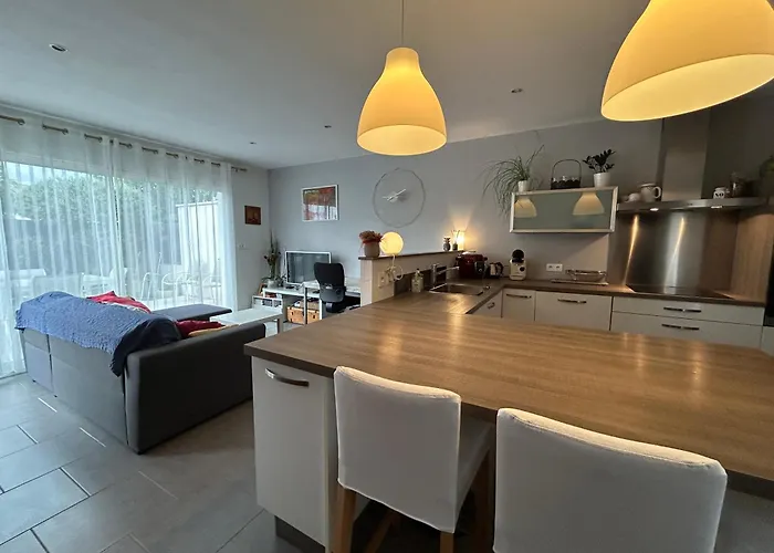 Maison Individuelle A 10 Mn A Pied Du Centre Nyaraló